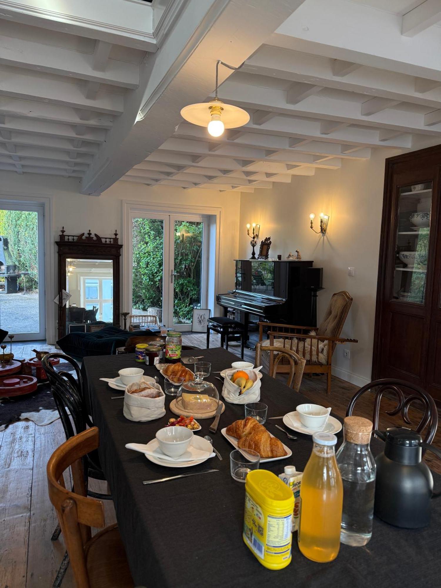 We Maison D'Hotes カッセル エクステリア 写真